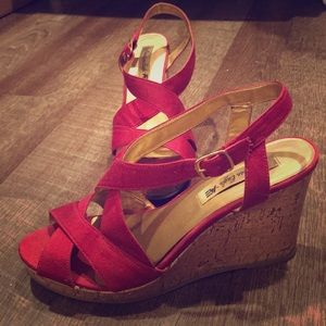 Magenta wedges